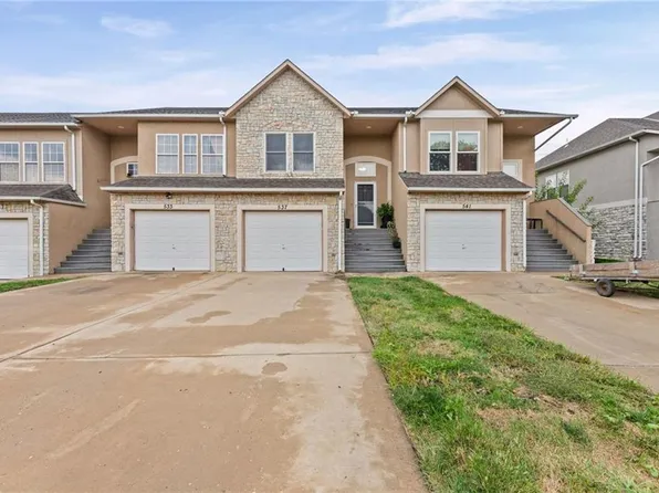 537 S Woodson Ln, Gardner, KS 66030