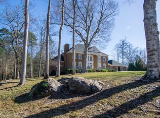 136 Howard Oaks Dr, Macon, GA 31210