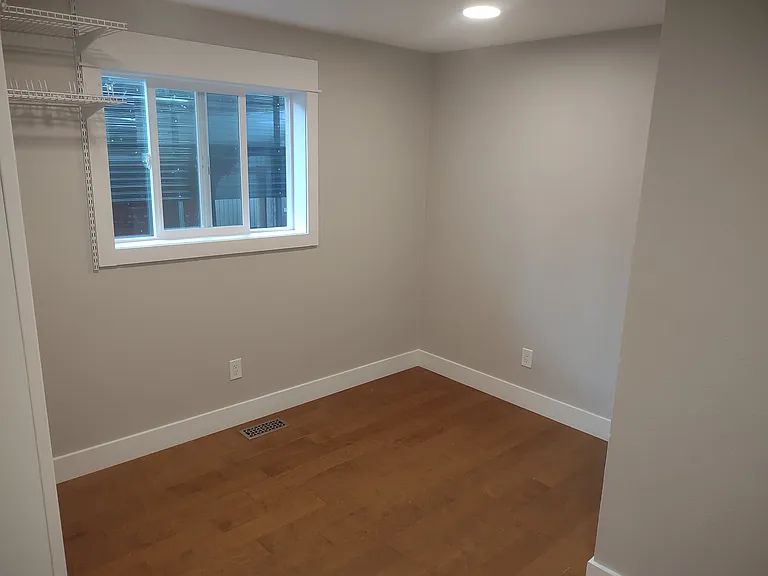 946 Jennings St — Photo 9