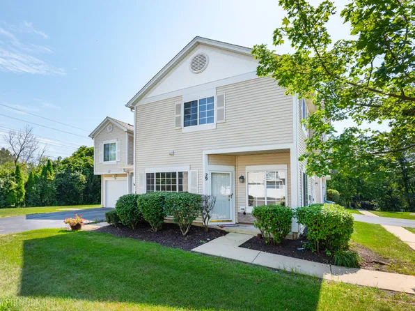 29 Braxton Ln #29, Aurora, IL 60504