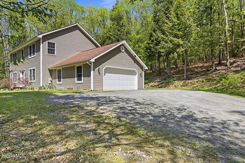 2nd image of 674 Momrow Road