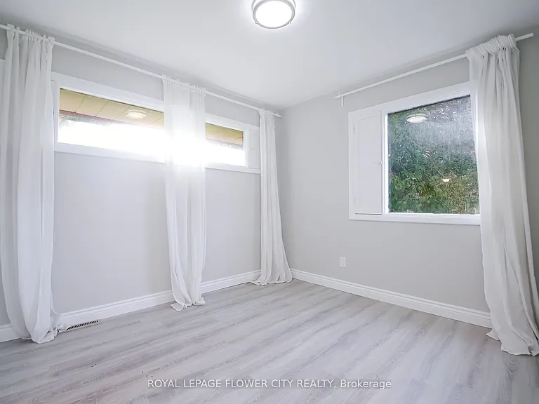 7555 Old Church Rd — Photo 21