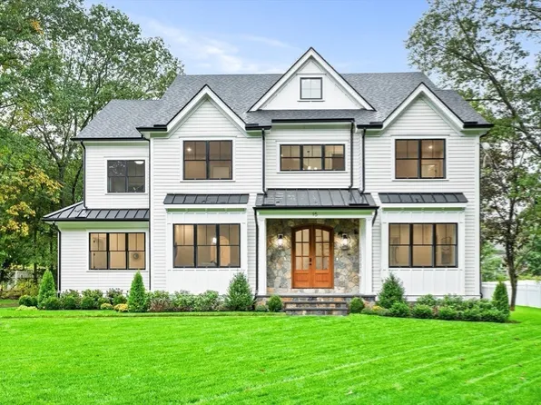 15 Peachtree Rd, Lexington, MA 02420