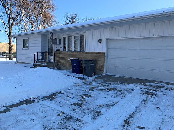 3rd image of 605 24th Ave S