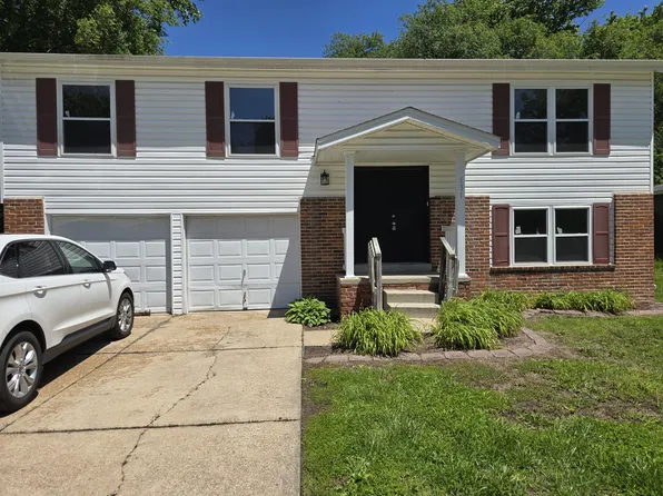 131 Oak Dr, Saint Peters, MO 63376