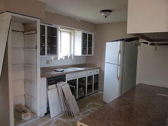 2nd image of 7302 Battlewood Dr