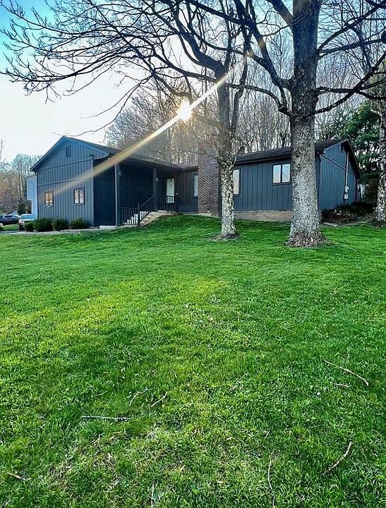 1st image of 200 Crestway Dr