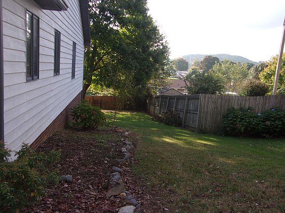 2nd image of 3702 Meadow Green Dr