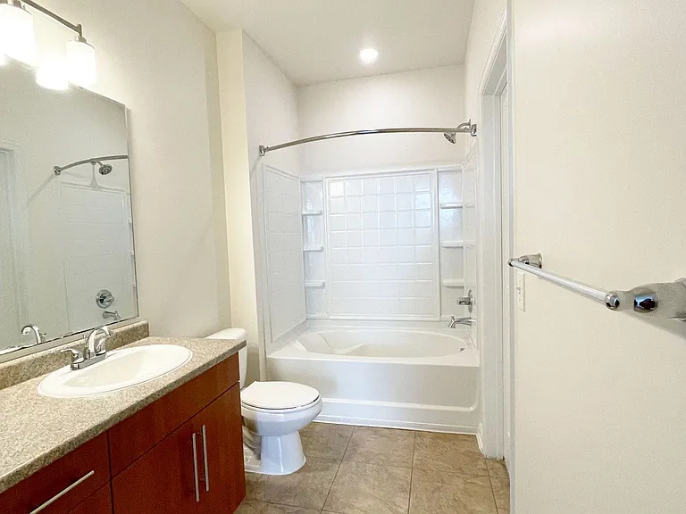 Belmont at Tryon Apartments — Photo 116