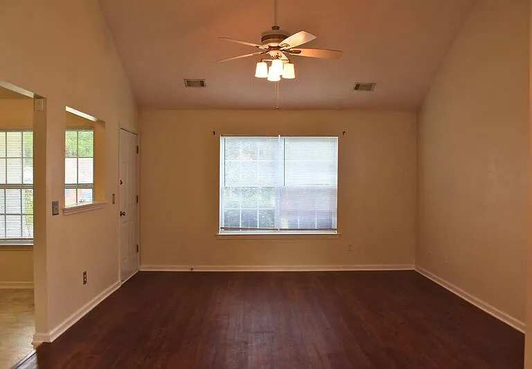 132 Bluelake Blvd — Photo 10