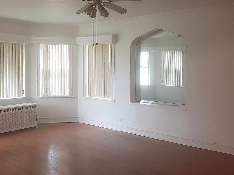 2nd image of 11622 S Artesian Ave