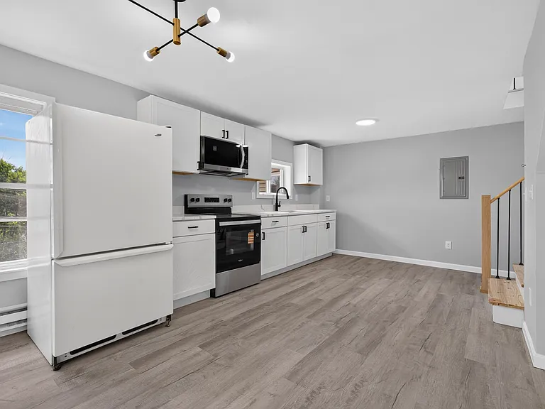 303 W Main St #3 — Photo 3