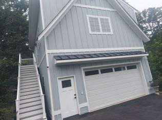 (Undisclosed Address), Great Falls, VA 22066