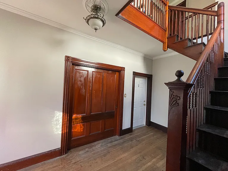 28 North front hall.