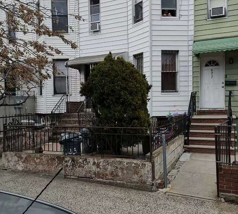 2nd image of 625 60th St