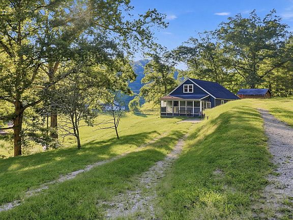 3rd image of 1398 Wolf Creek Rd