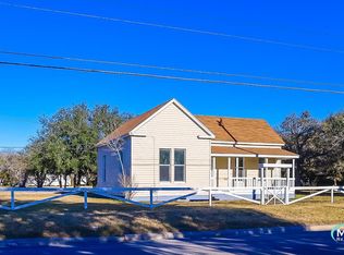 903 S Saint Marys St, Beeville, TX 78102