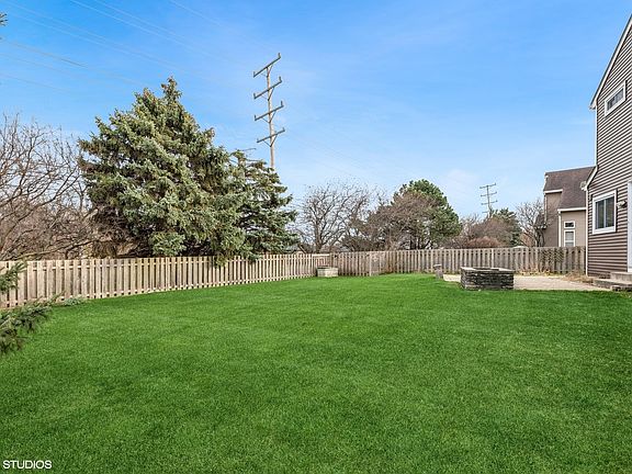 3rd image of 480 Wright Dr