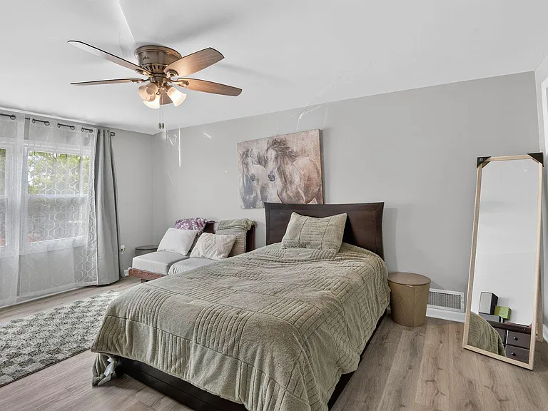 12420 Seabury Ln — Photo 37