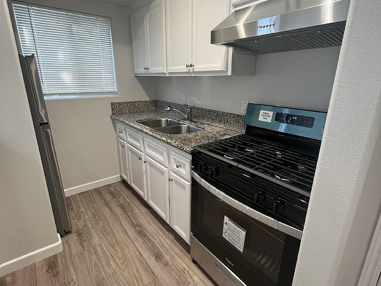 404 Highland Dr — Photo 10