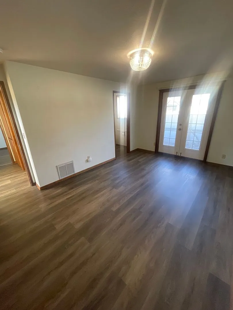 2205 Jefferson CT SE — Photo 2