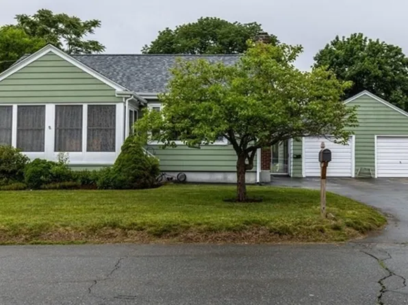 450 Luther Ave, Somerset, MA 02726