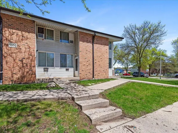 9051 North 95th STREET #B, Milwaukee, WI 53224