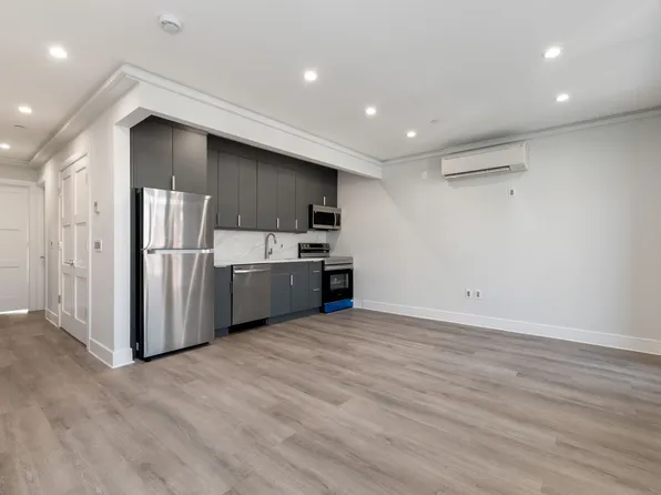 33-64 11th Street image 2 of 8