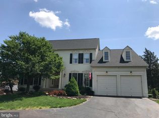 7681 Royal Sydney Dr, Gainesville, VA 20155