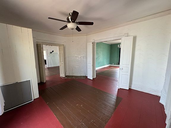 5th image of 245 E Orleans St