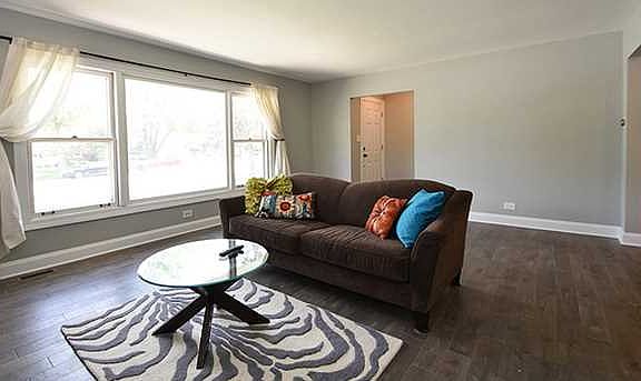 3rd image of 136 Evergreen Dr