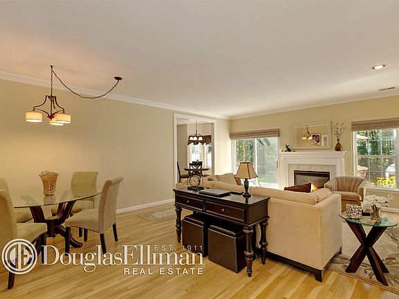 5th image of 118 Willow Wood Dr