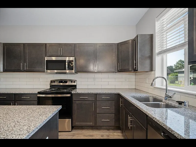18315 E Desmet Ave — Photo 4