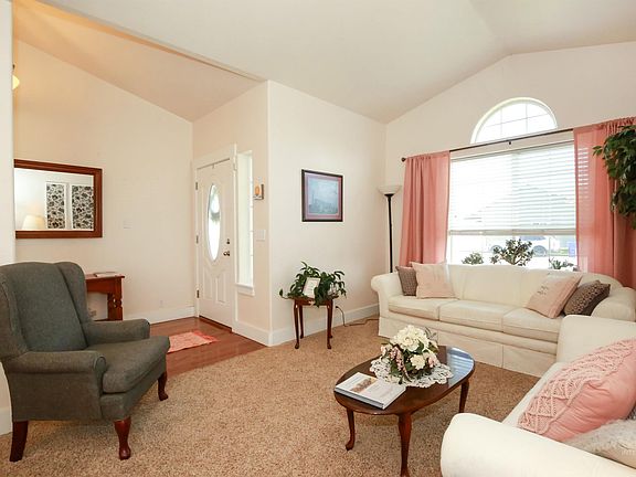 4th image of 985 Shamrock Ct