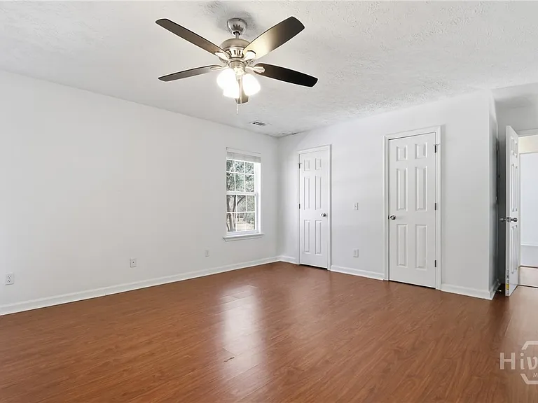 375 Pine Needle Dr — Photo 4