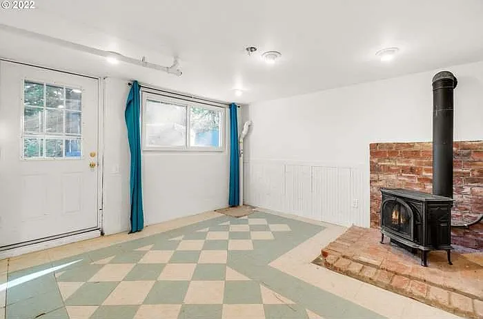608 NW Hot Springs Alameda Rd