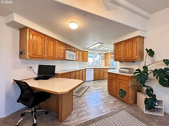 3rd image of 16500 SE 1st St Unit 78