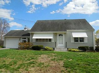 8 Foxcroft Rd, Enfield, CT 06082