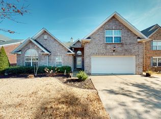 5042 Saint Ives Dr, Murfreesboro, TN 37128