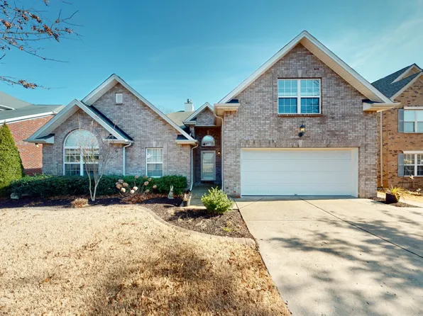 5042 Saint Ives Dr, Murfreesboro, TN 37128