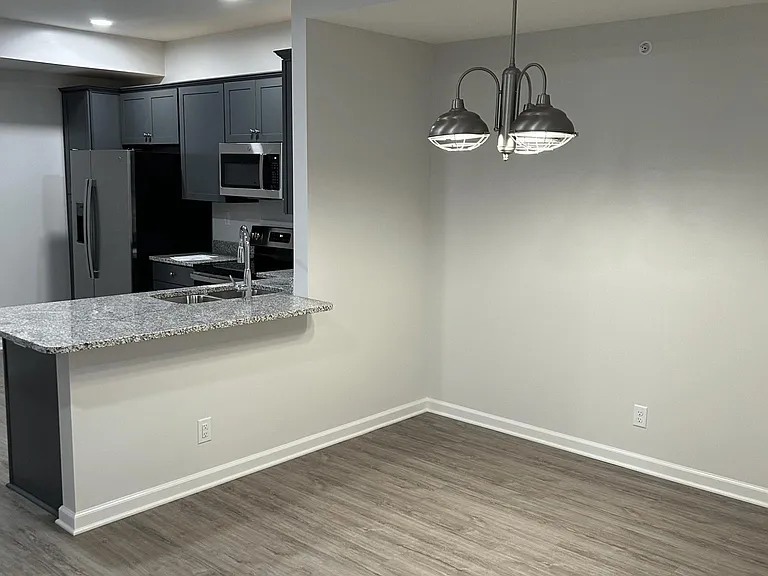 2200 Bradley Ave #102 — Photo 5