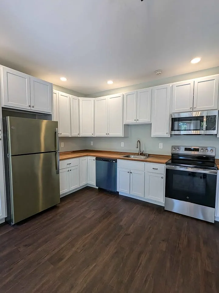 2 bed, 1140 sqft, $1,875 — Photo 1