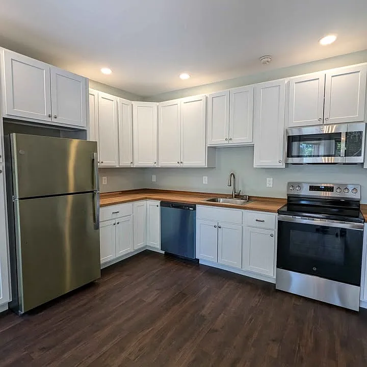 115 Main St #3