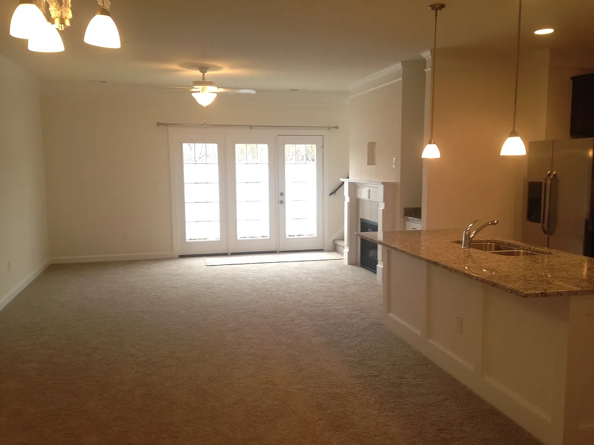 Building Photo - 516 Abelia Way