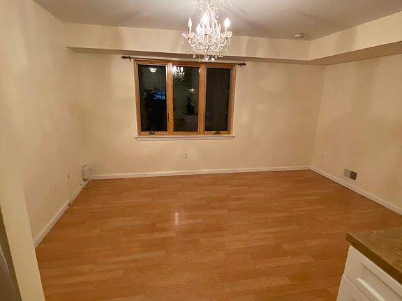 3rd image of 1342 E 69th St #1