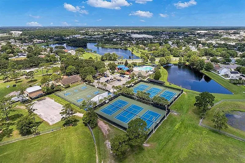 4 bed, 2000 sqft, $3,150 — Photo 4