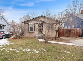 7541 Wood Ave, Center Line, MI 48015