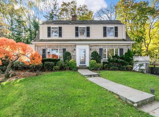 42 Corell Rd, Scarsdale, NY 10583