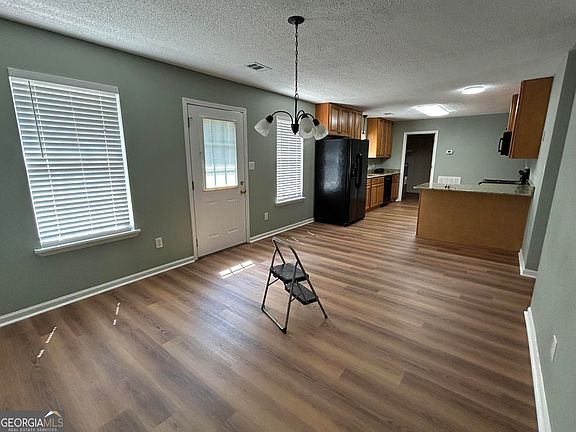 2nd image of 111 Mockingbird Dr