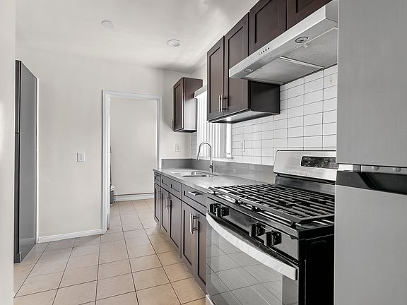 5th image of 3018 9th Ave #320.5